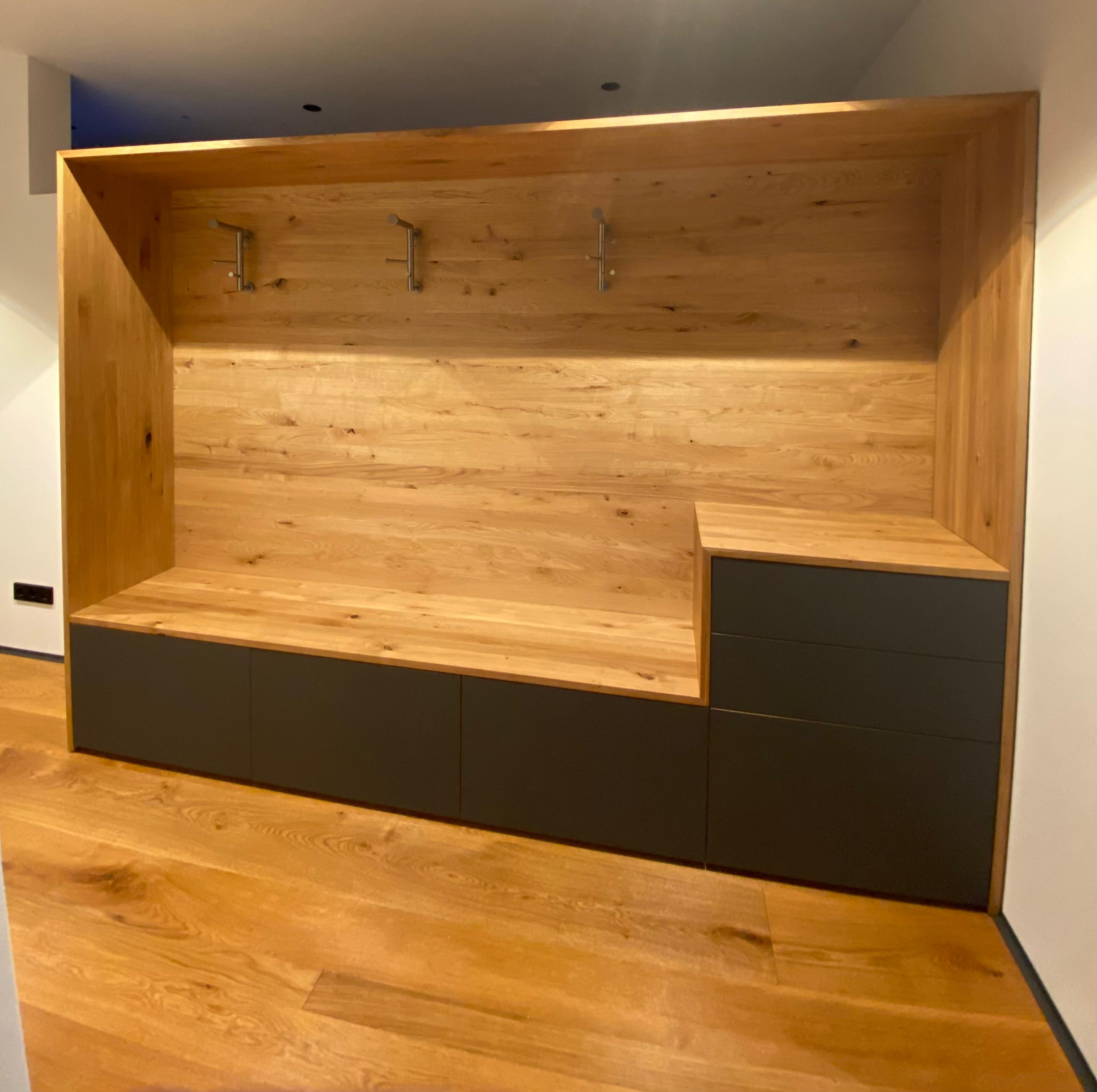 Garderobe nach Maß 1 – Schreinerei Siegert